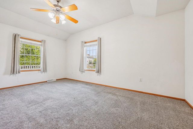 2708 Fox Hill DRIVE, Waukesha, WI 53189