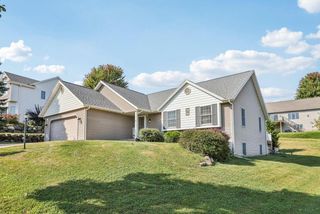 2708 Fox Hill DRIVE, Waukesha, WI 53189