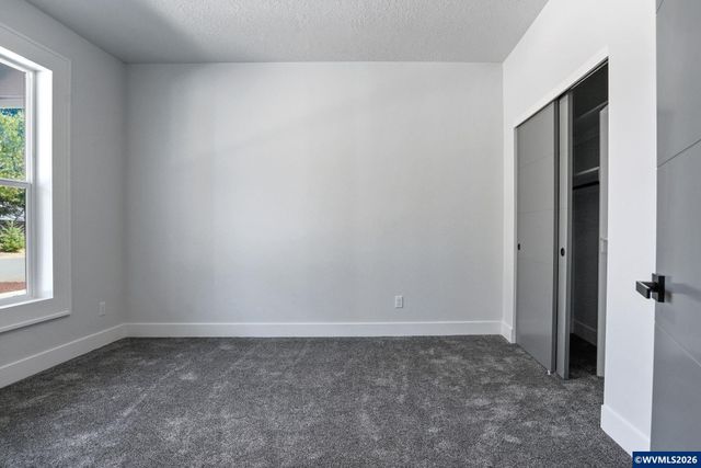 134 Rainier Dr SE, Salem, OR 97306