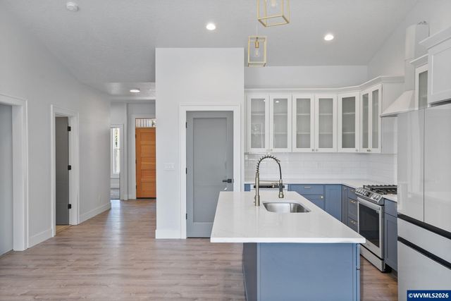 134 Rainier Dr SE, Salem, OR 97306