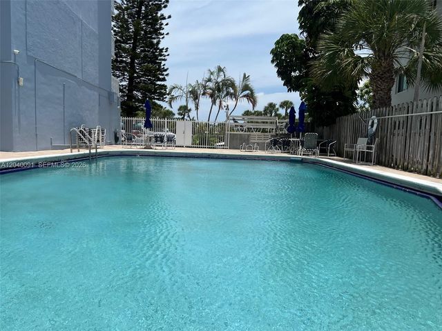13155 Ixora Ct 703, North Miami, FL 33181