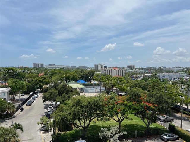 13155 Ixora Ct 703, North Miami, FL 33181