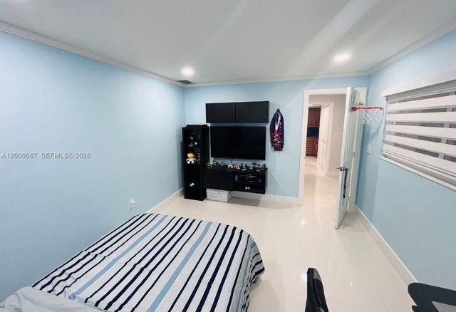 14343 SW 97th Ln, Miami, FL 33186