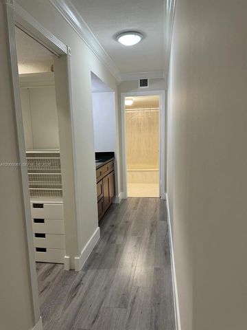 14343 SW 97th Ln, Miami, FL 33186