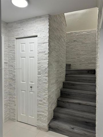 14343 SW 97th Ln, Miami, FL 33186