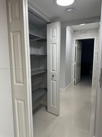 14343 SW 97th Ln, Miami, FL 33186