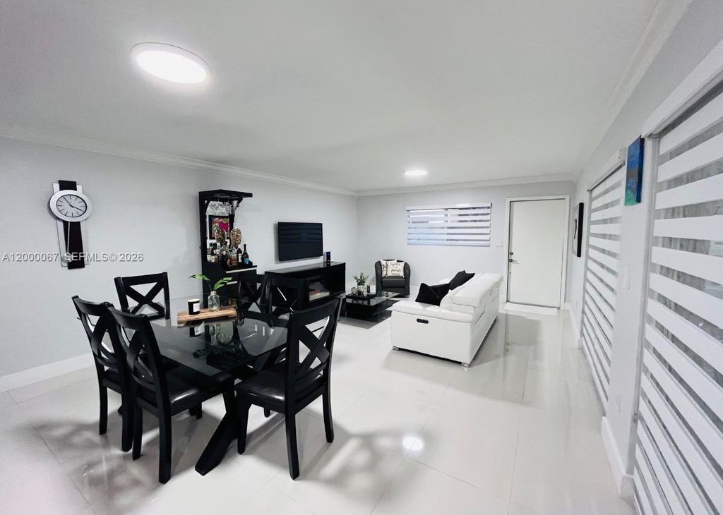 14343 SW 97th Ln, Miami, FL 33186