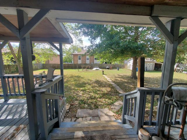 901 Augusta Street Street, Houston, MO 65483