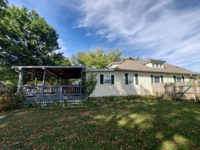 901 Augusta Street Street, Houston, MO 65483