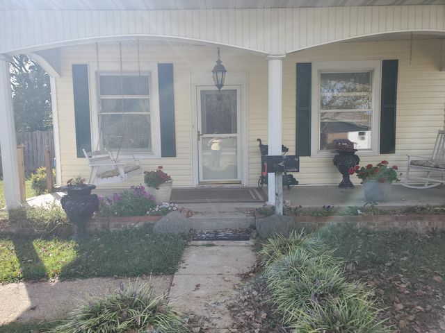 901 Augusta Street Street, Houston, MO 65483