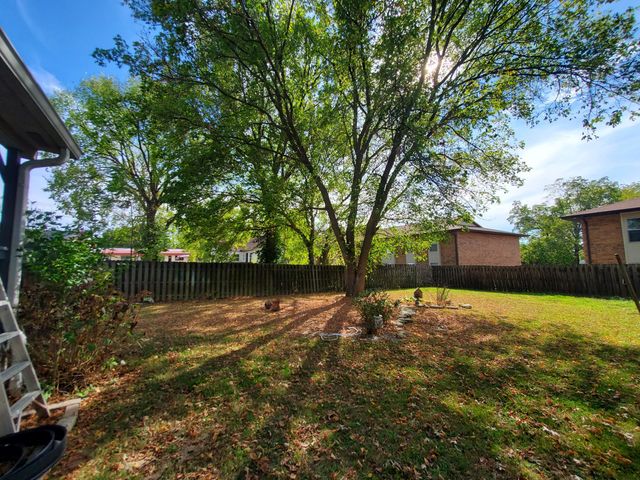 901 Augusta Street Street, Houston, MO 65483