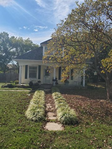 901 Augusta Street Street, Houston, MO 65483