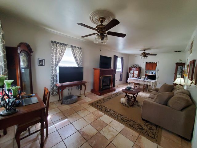 901 Augusta Street Street, Houston, MO 65483