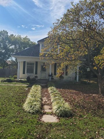 901 Augusta Street Street, Houston, MO 65483