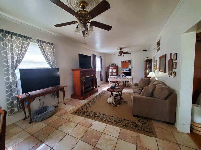 901 Augusta Street Street, Houston, MO 65483