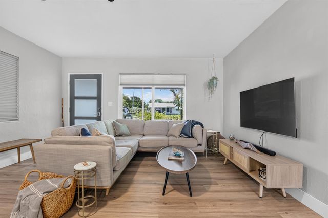 510 NE 8th Street, Pompano Beach, FL 33060