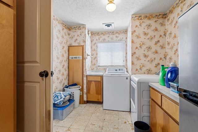 231 S Austin Rd, Manteca, CA 95336
