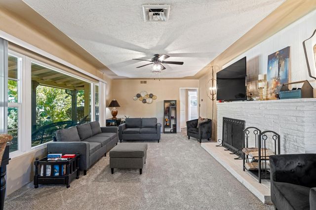 231 S Austin Rd, Manteca, CA 95336