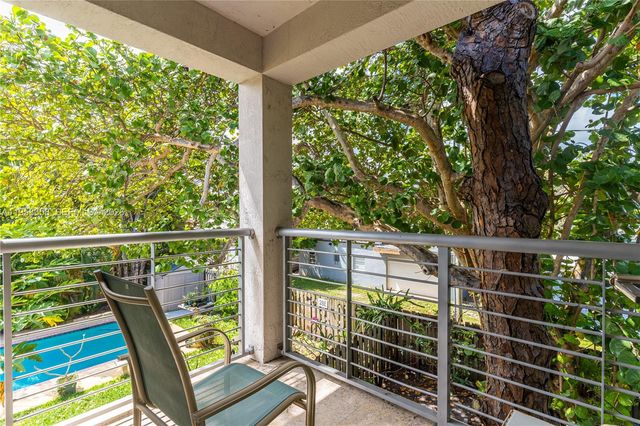 503 SW 16th St, Fort Lauderdale, FL 33315