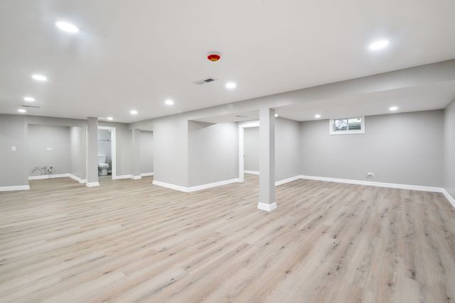 92 N AIRLITE Street, Elgin, IL 60123