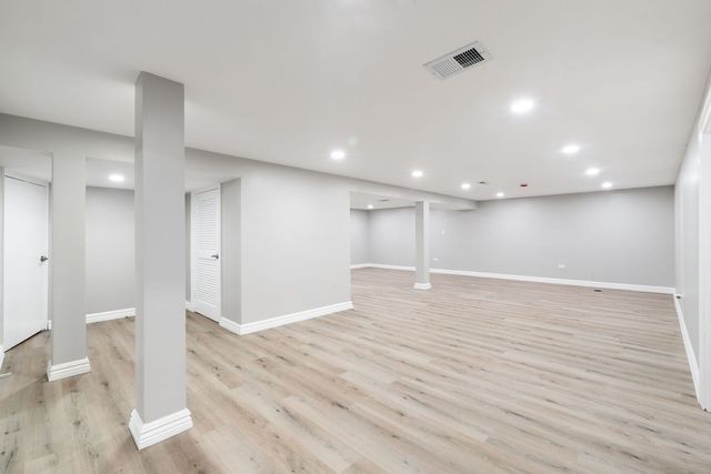 92 N AIRLITE Street, Elgin, IL 60123