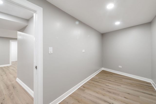 92 N AIRLITE Street, Elgin, IL 60123