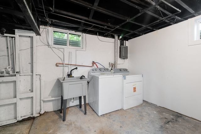 92 N AIRLITE Street, Elgin, IL 60123