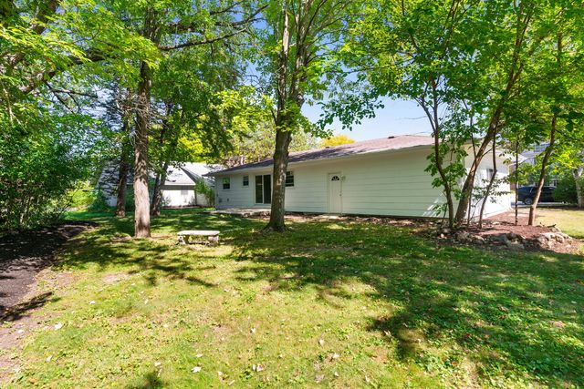 92 N AIRLITE Street, Elgin, IL 60123