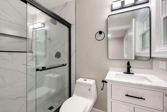 92 N AIRLITE Street, Elgin, IL 60123