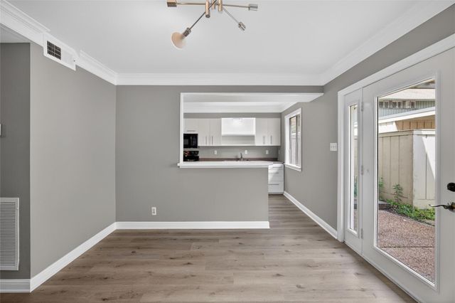 2109 Lander Lane 79, Houston, TX 77057