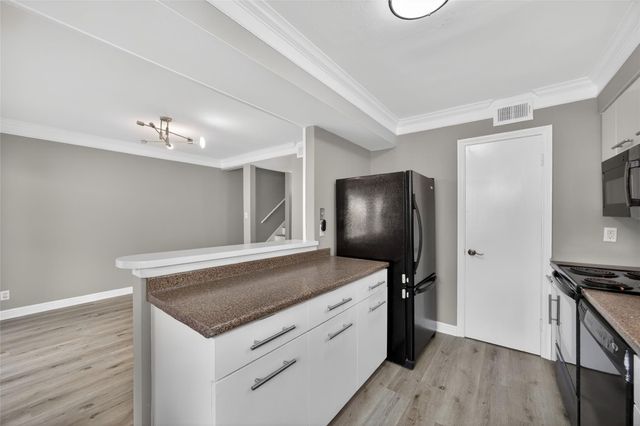 2109 Lander Lane 79, Houston, TX 77057