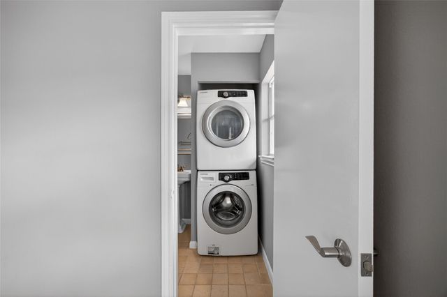 2109 Lander Lane 79, Houston, TX 77057