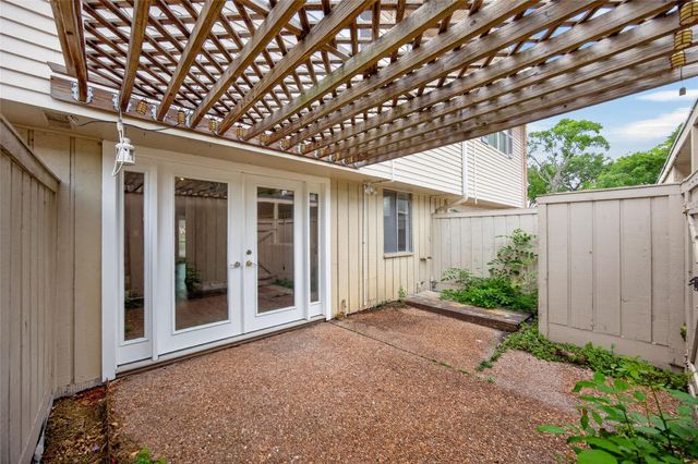 2109 Lander Lane 79, Houston, TX 77057