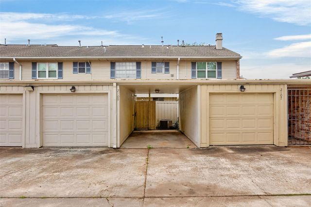 2109 Lander Lane 79, Houston, TX 77057