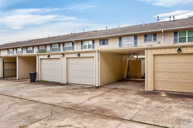 2109 Lander Lane 79, Houston, TX 77057