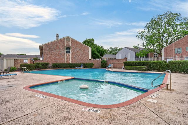 2109 Lander Lane 79, Houston, TX 77057