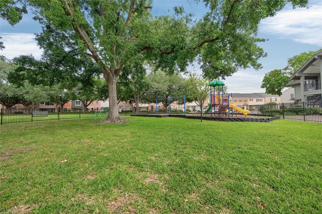 2109 Lander Lane 79, Houston, TX 77057