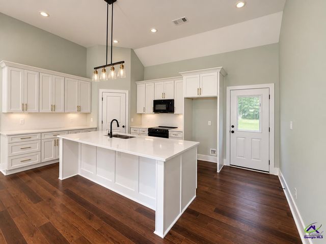 2927 Thornwood Drive, Macon, GA 31210