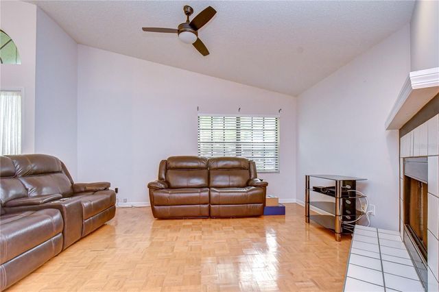 2749 COUNTRYSIDE BOULEVARD 8, Clearwater, FL 33761