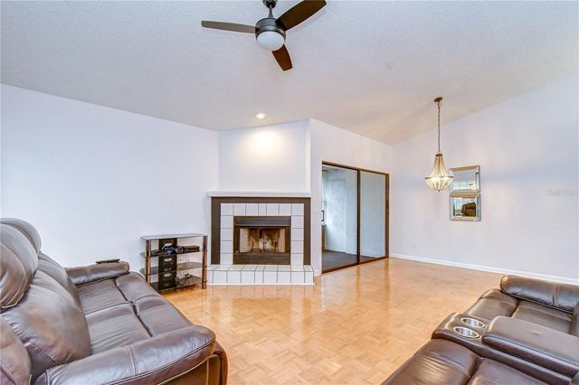 2749 COUNTRYSIDE BOULEVARD 8, Clearwater, FL 33761