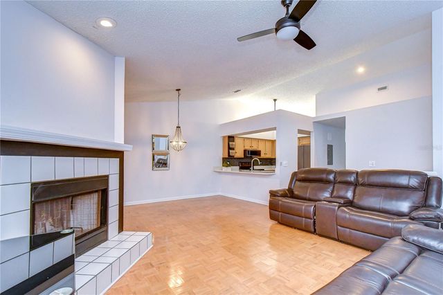 2749 COUNTRYSIDE BOULEVARD 8, Clearwater, FL 33761