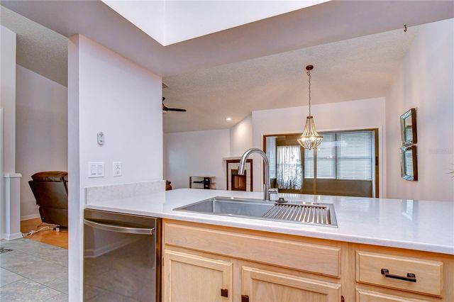 2749 COUNTRYSIDE BOULEVARD 8, Clearwater, FL 33761