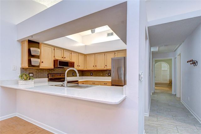 2749 COUNTRYSIDE BOULEVARD 8, Clearwater, FL 33761