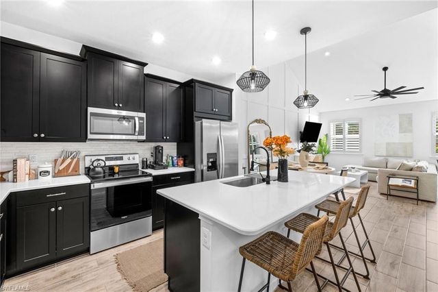 4714 Arboretum CIR # 102, Naples, FL 34112