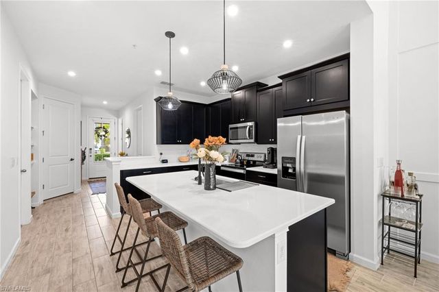 4714 Arboretum CIR # 102, Naples, FL 34112