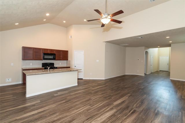 9522 Yellow Rose Drive, Texas City, TX 77591