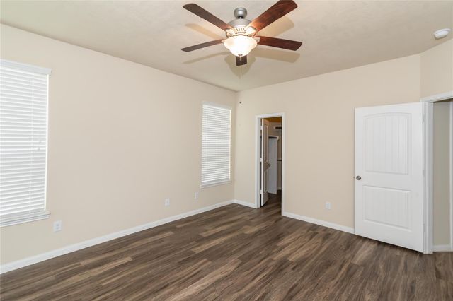 9522 Yellow Rose Drive, Texas City, TX 77591