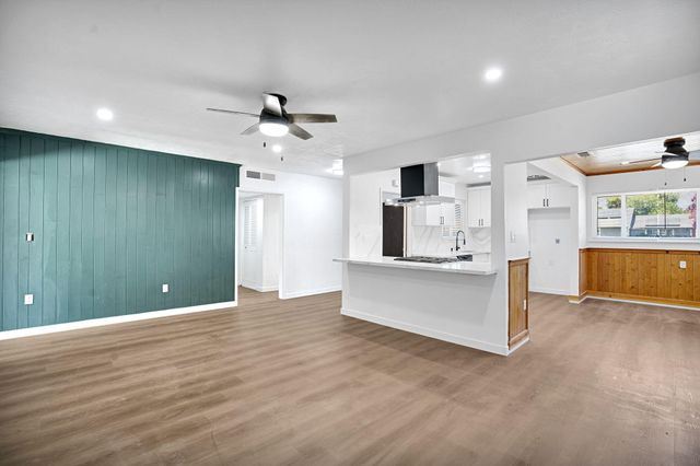 2938 E Willis Avenue, Fresno, CA 93726