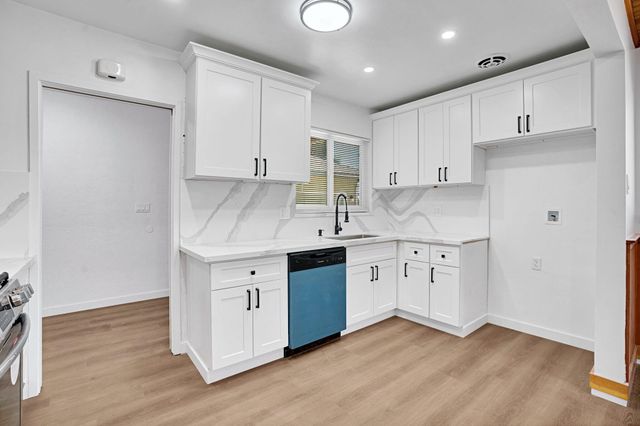 2938 E Willis Avenue, Fresno, CA 93726