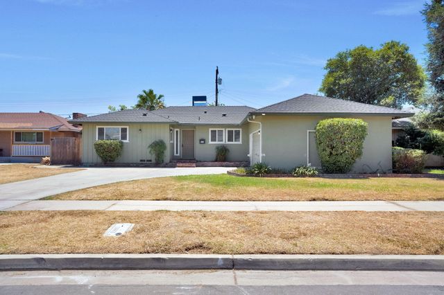 2938 E Willis Avenue, Fresno, CA 93726